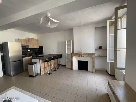 t2 44m meuble sens