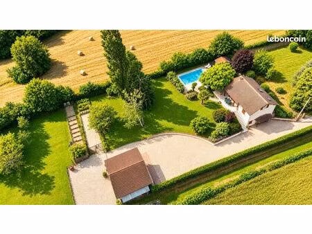 propriété 6 pièces 103 m²