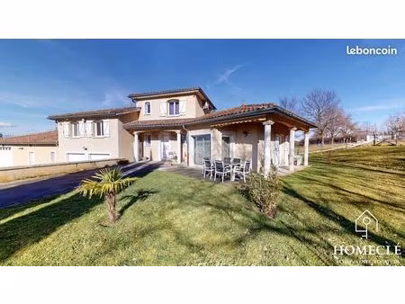 propriété 7 pièces 290 m²