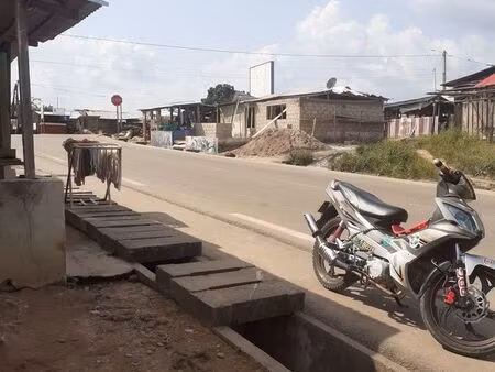 vend terrain 700 m2 en côte d'ivoire