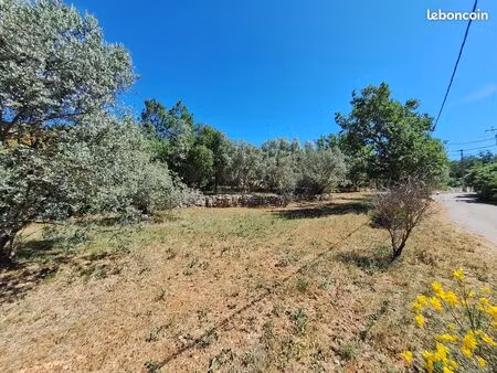 terrain constructible 1140 m² – exposition sud – calme absolu