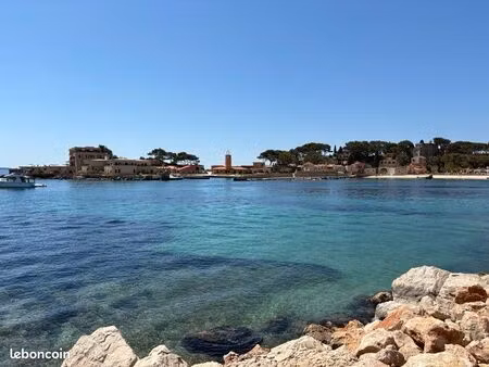 t2 terrasse aperçu mer  parking à 100 mètres de la magnifique plage de renecros