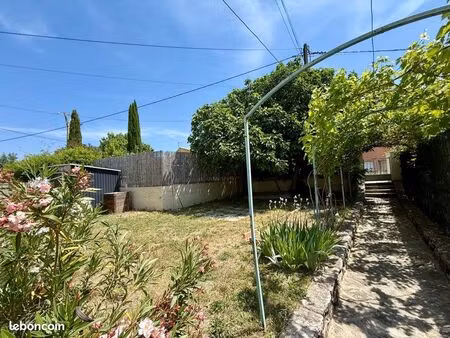 rare à venelles – t3 de 74 m² avec jardin privatif et parkings