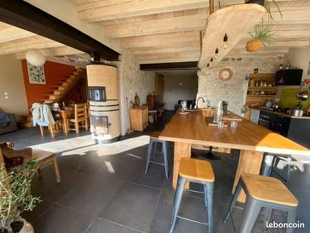 ferme rénovée + gîte rural