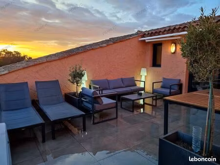 appartement - dernier étage avec exceptionnelle terrasse tropézienne de 27 m²  piscine  pa
