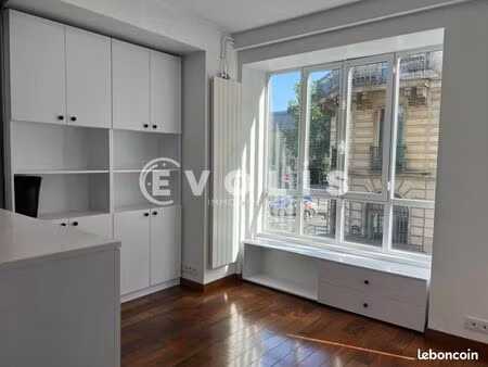 bureau 135 m²