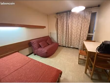studio sud 26m² - 6ème étage - bois d'aurouze