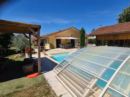 maison 145 m² – piscine 9x4 – 3 garages – terrain 1 100 m² – château-gaillard