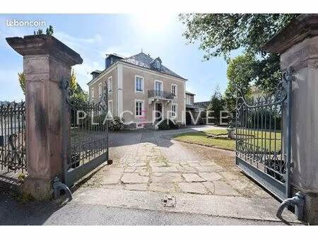 propriété 11 pièces 470 m²