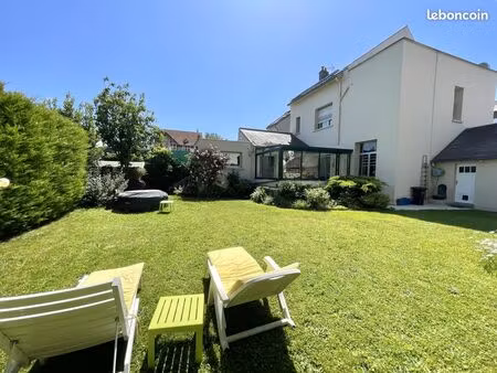 propriété 8 pièces 229 m²