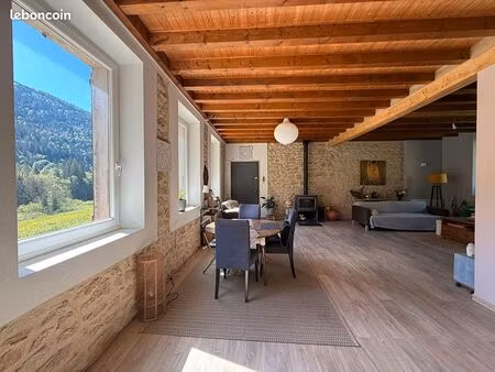 maison 5 pièces 177 m²