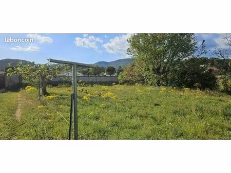 terrain 346 m² cuers