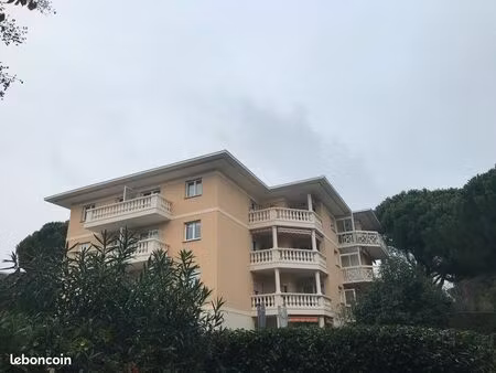 appartement t3/ 68m2 terrasse piscine
