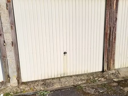garage /box
