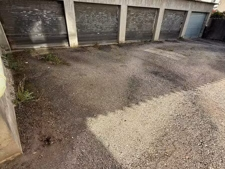 garage à louer - 12m2