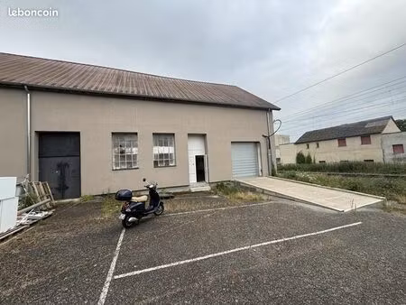 local d'activité 1 039 m²