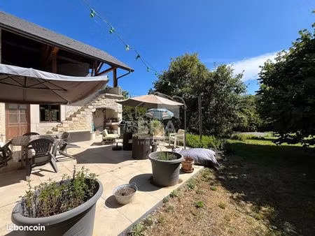 propriété 6 pièces 265 m²