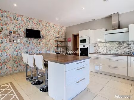 maison 4 pièces 150 m²