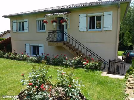 maison de 180 m² dont 135m² hab sur terrain de 750 m² environ en 2 logements