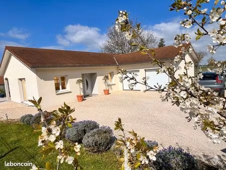 villa avec vue sur le revermont