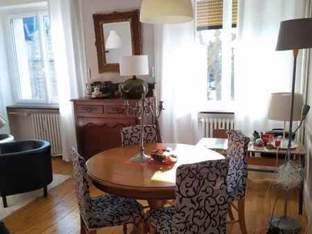 a louer bel appartement dans immeuble de standing en hyper centre lumineux et sans vis a v