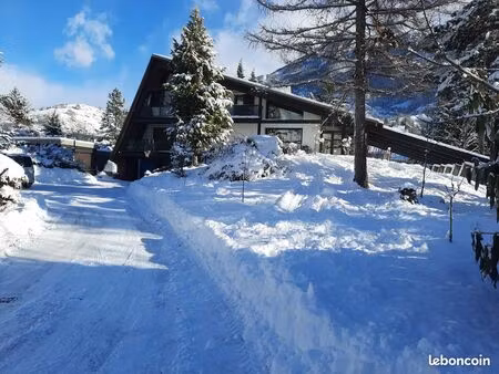 appartement de 90m² dans chalet atypique sur 1650m² de jardin