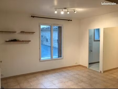 appartement t2/t3 50m2  volx