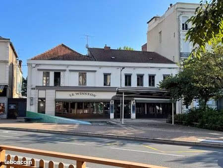 restaurant plein centre-ville montlucon  surface d'environ 220 m²