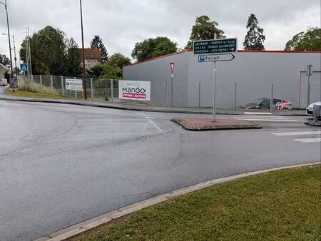 local commercial 470m2