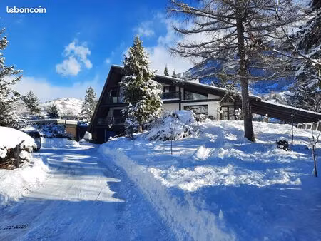 chalet lumineux 265 m²