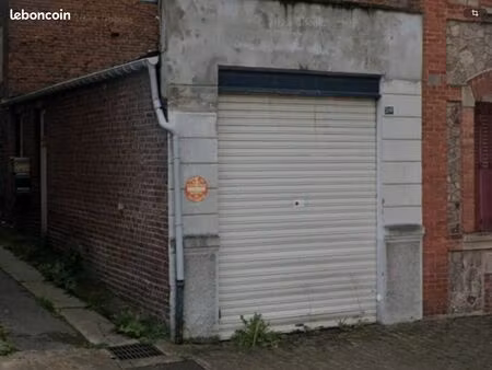 exclusivité – garage / bâtisse à réinventer au cœur du village