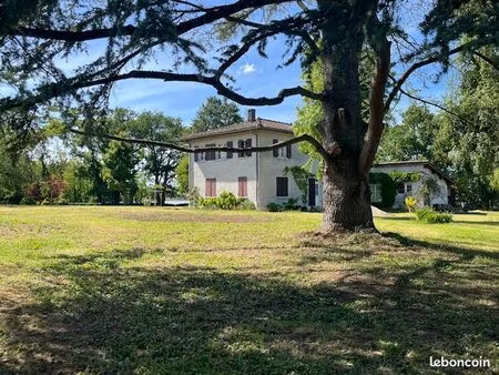 propriété 9 pièces 220 m²
