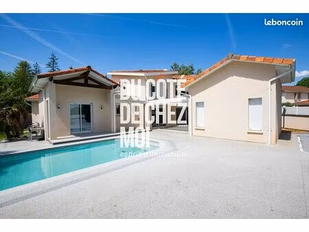 villa 7 pièces 214 m²