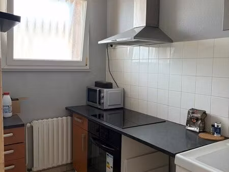 loue studio bourg peronnas avec parking privé