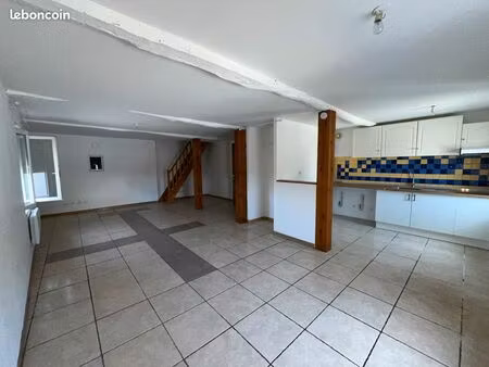 appartement t4 lumineux a deux pas des commodites du centre ville