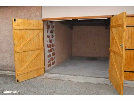 garage moto ou box de rangement
