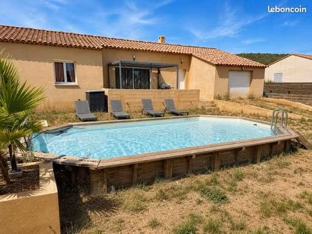 maison récente de plain-pied de 110 m² avec piscine  garage et terrain de 1 000 m²
