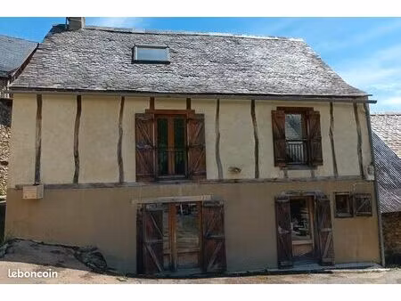 maison spacieuse dans village ensoleillé 900m
