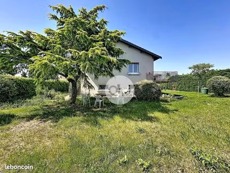villa 4 pièces 140 m²