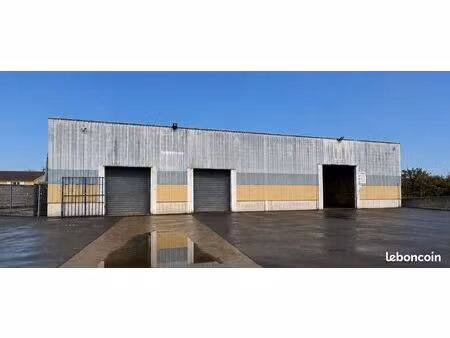 local industriel 3 100 m²