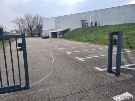 local commercial la neuve