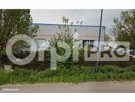 local commercial 210 m²