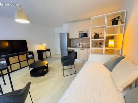 appartement studio meublé avec place de stationnement
