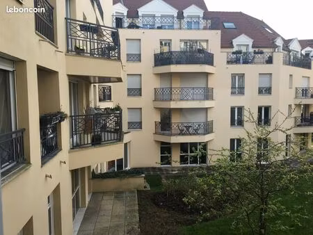 location studio 25 m² rueil-malmaison (92500) 890