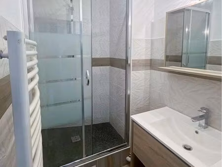 appartement 2 pièces rer c et tram t 12 / visale obligatoire