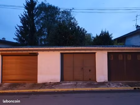 grand garage / box / stockage / 24m2