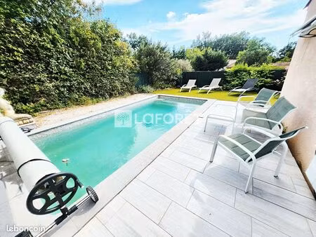 villa 4 pièces 100 m²