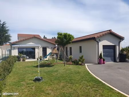 maison moderne de plain pied de 2022