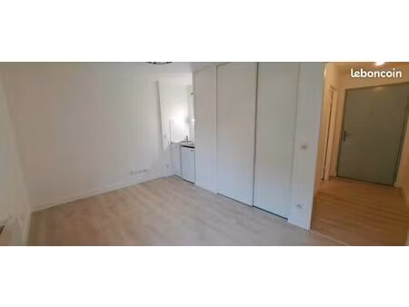 studio refait à neuf