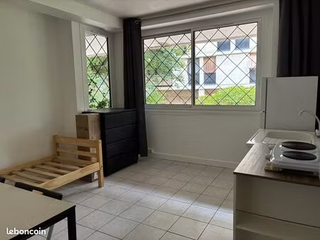 chaville (92) - chambre de 13m2 en rez-de-chaussée